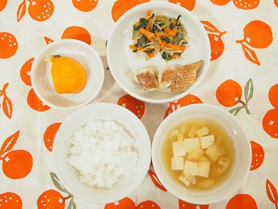 1・2歳児食　🍙　おひる